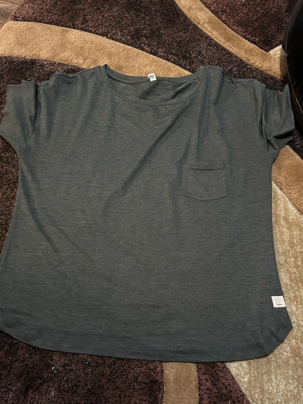 Vuori Women's Short-Sleeve Pocket Tee - Charcoal